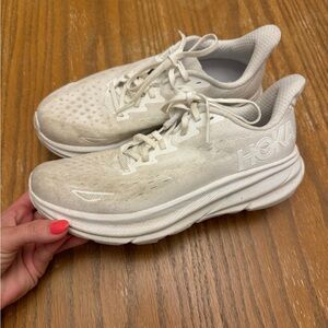 Hoka Clifton 9 Women’s Size 9.5